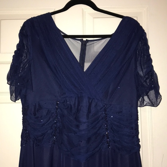 Navy formal dress - Picture 2 of 4
